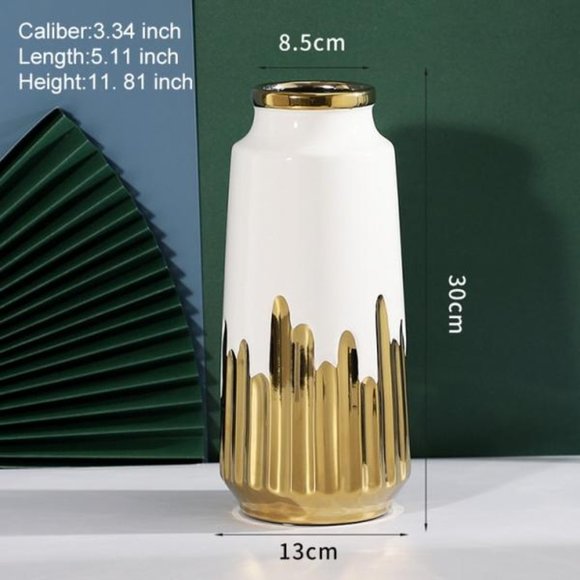 Luxurious Gilded Ceramic Vase - Picture 4 of 4